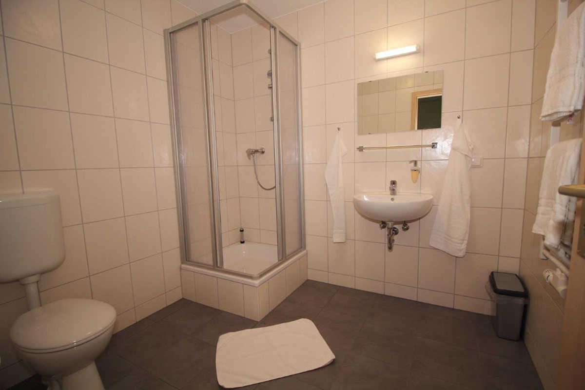 Kutterfisch Kajueten Direkt Im Stadthafen Apartment Sassnitz Exterior foto